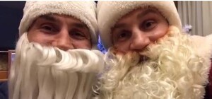 Братья Кличко в костюмах Санта Клаусов записали видео для своих фанатов