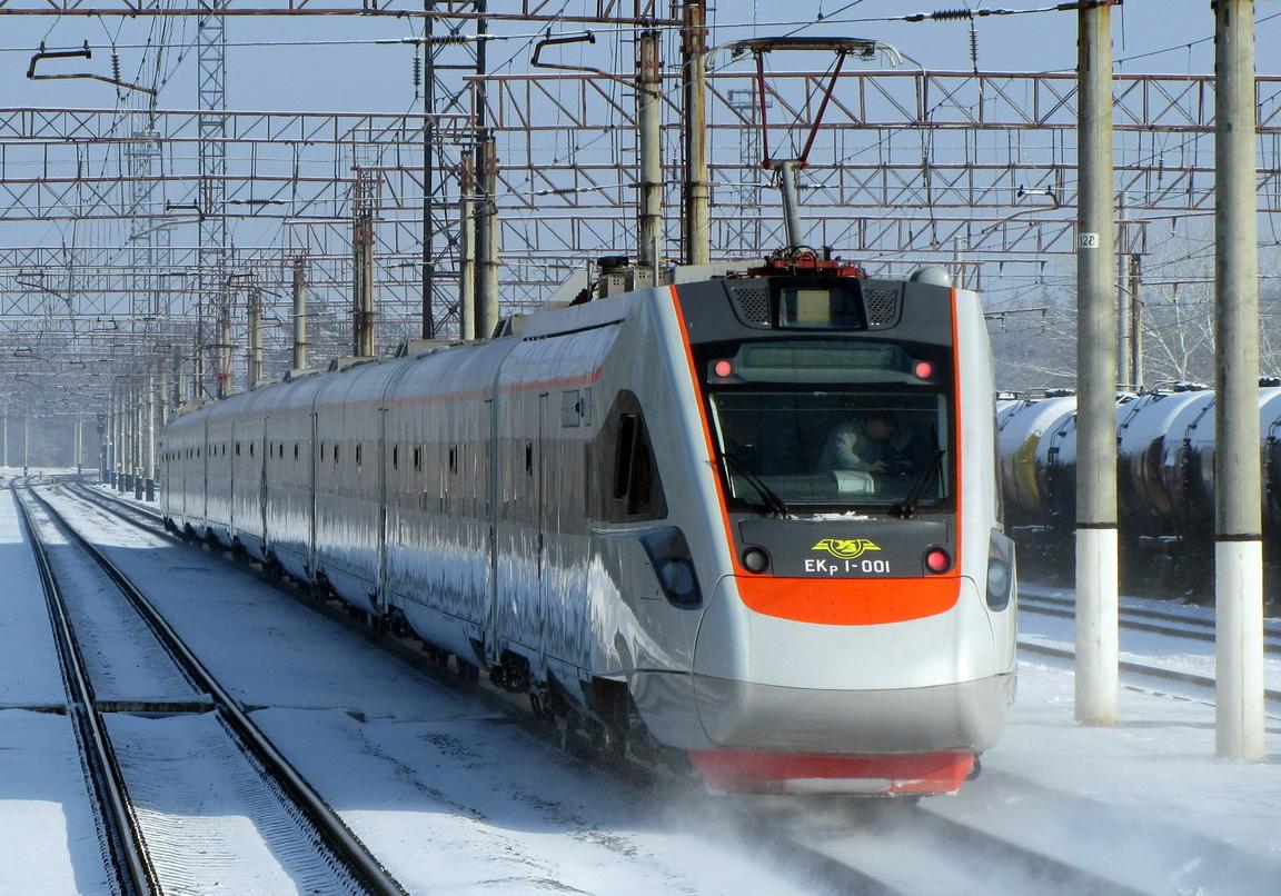 Новость - События - Первый пошел: из-за снегопада в дороге застрял поезд "Интерсити"
