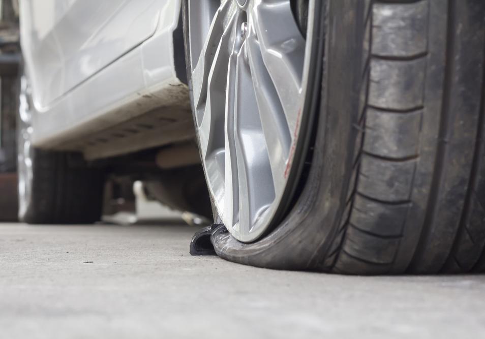 Новость - События - "Порезать шины, поцарапать краску?": запорожских автомобилистов шантажируют злоумышленники