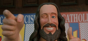 Свежая, целебная: в днепровском храме святую воду разливают из облезлых бочек