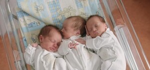 Большое пополнение: в Киеве 40-летняя женщина родила тройню