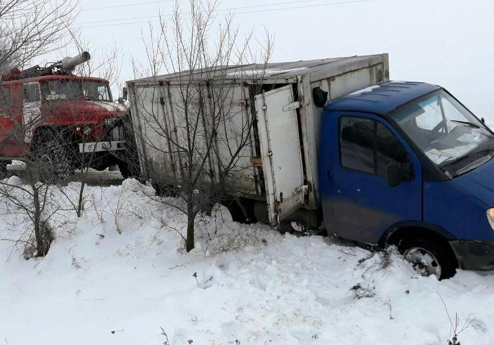 Новость - События - Непогода в Запорожье: за сутки спасатели вытащили из снега 9 автомобилей