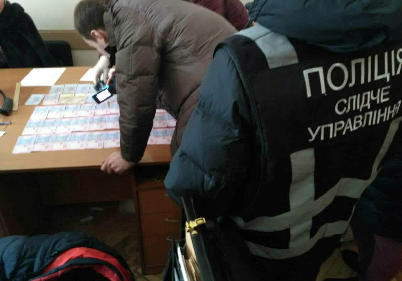 Новость - События - Попался на горячем: в Запорожье завкафедры университета требовал от студента взятку