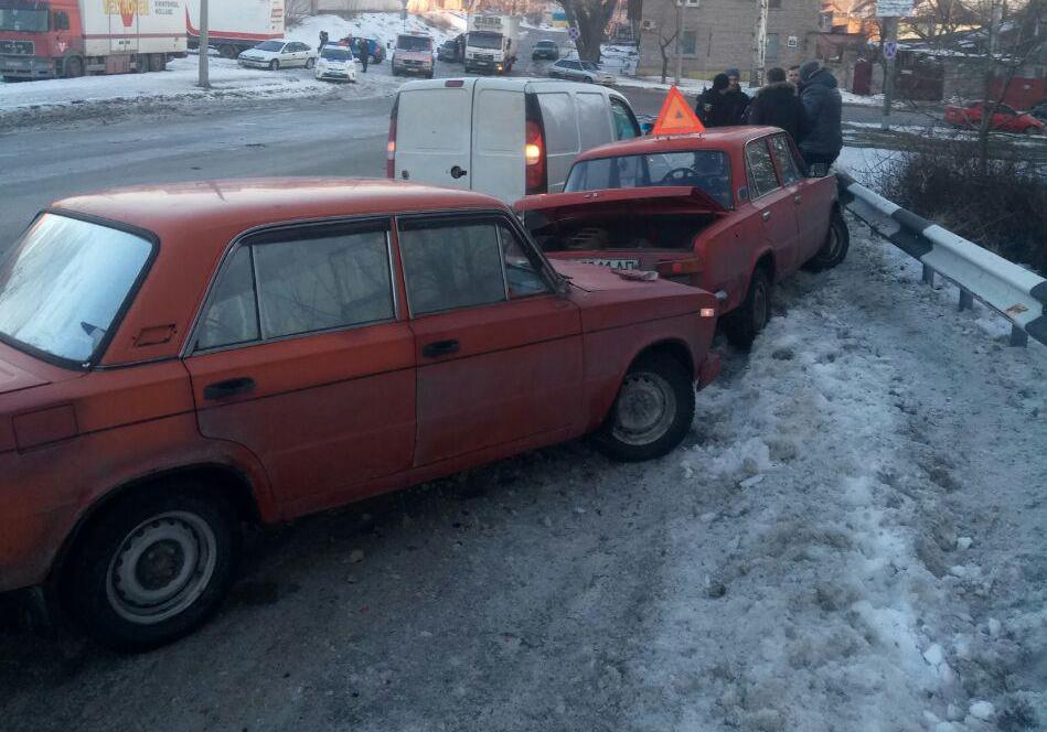 Новость - События - ДТП в Александровском районе: столкнулись три автомобиля