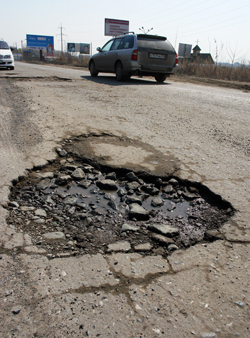 "Латать" дорогу будут те, кто ее повредил
Фото http://img.rg.ru