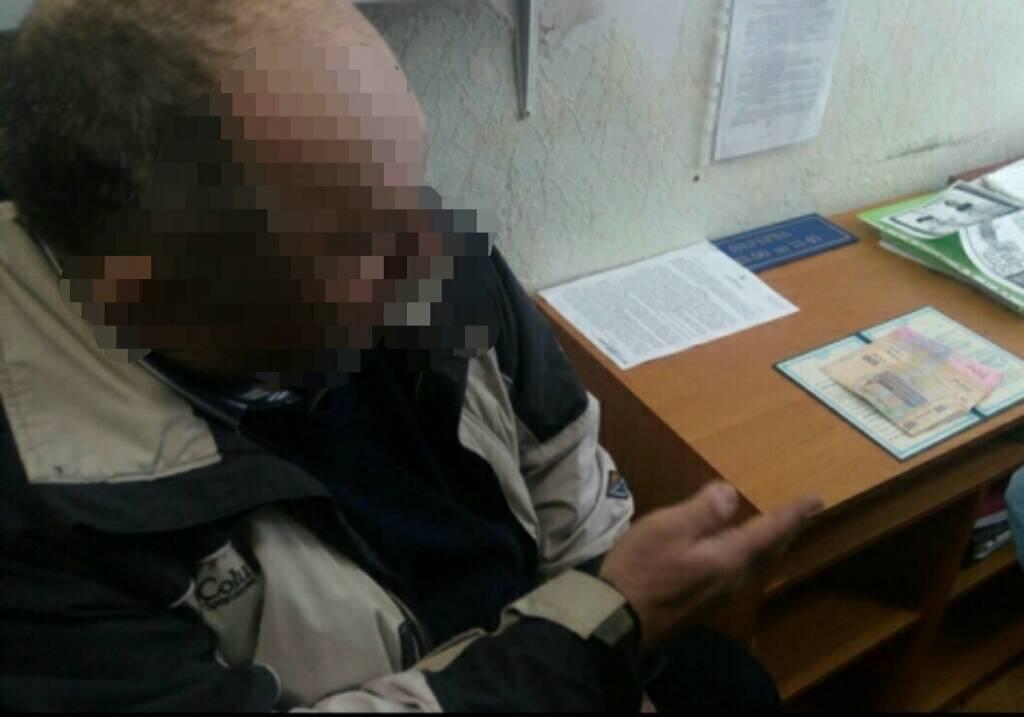 Новость - События - Попался на взятке: инспектора Укртрансбезопасности поймали на получении 21 тысячи гривен