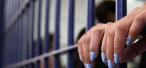 Притворялась хореографом: под Харьковом женщина грабила школьниц