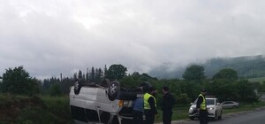 Дев’ятеро у лікарні: на Львівщині перекинувся автобус із туристами