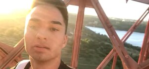 Экстремальное видео: подростки залезли на 80-метровую электровышку