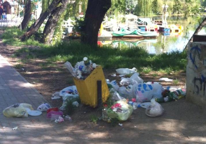 Горы мусора в Дубовке. Фото: fb Татьяна Малахова