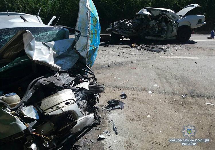 Новость - События - Авария на трассе под Запорожьем: погибли три человека, еще два - в больнице
