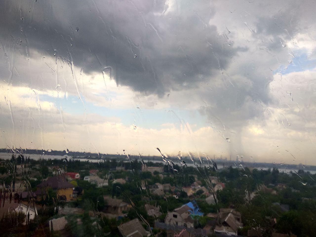 Непогода в Запорожье. Фото: Vgorode