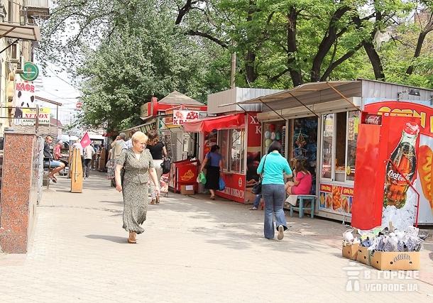 Новость - События - В Украине запретили киоски и рекламу на тротуарах: что от этого изменится