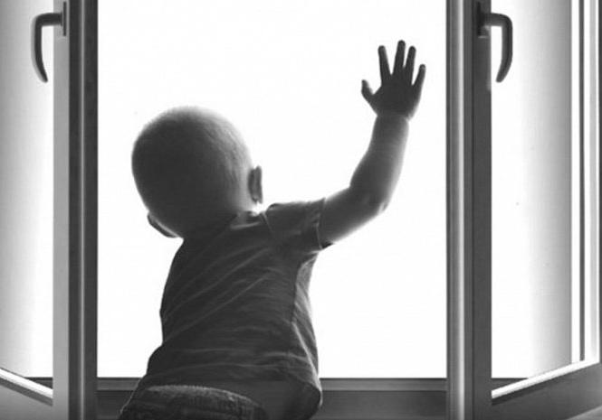 Новость - События - Разбился на смерть: на Бабурке ребенок выпал из окна восьмого этажа