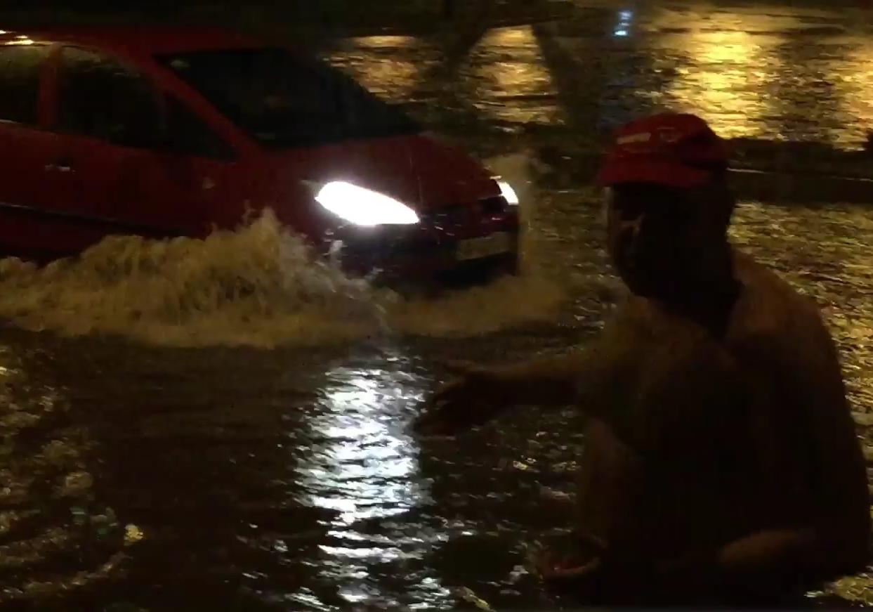 Новость - События - Запорожская Венеция: после дождя Южный затопило водой (ВИДЕО)