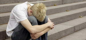 Шумел под окнами: в Одессе мужчина облил 12-летнего мальчика кислотой