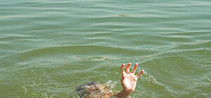 Папа отвлекся: после прогулки на катамаране утонул 3-летний малыш