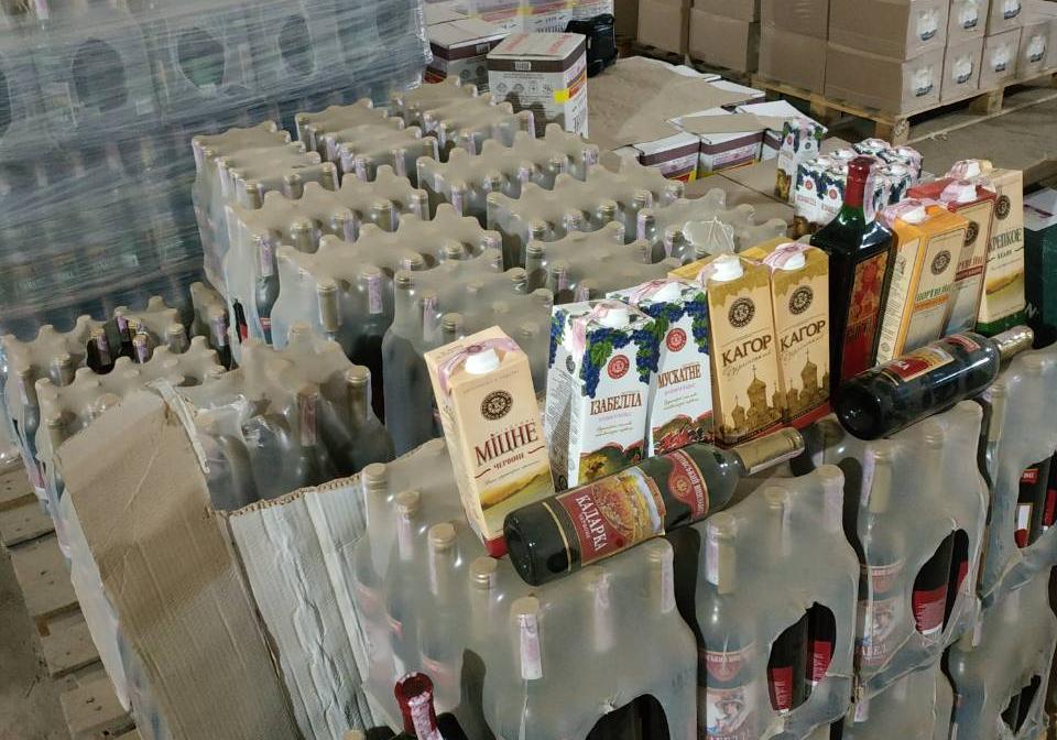 Новость - События - Подпольный алкоголь: в Запорожье изъяли почти 50 тысяч литров вина