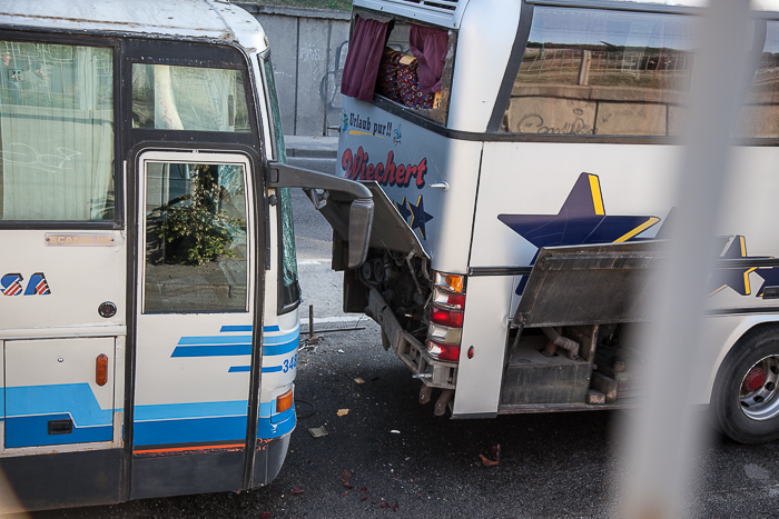 Новость - События - Пострадали дети: в Запорожье столкнулись 3 автобуса