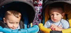 Полюбуйся: в Полтаве провели парад близнецов