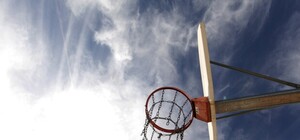 Буде, як новенький: на Знесінні відремонтують спортивний майданчик