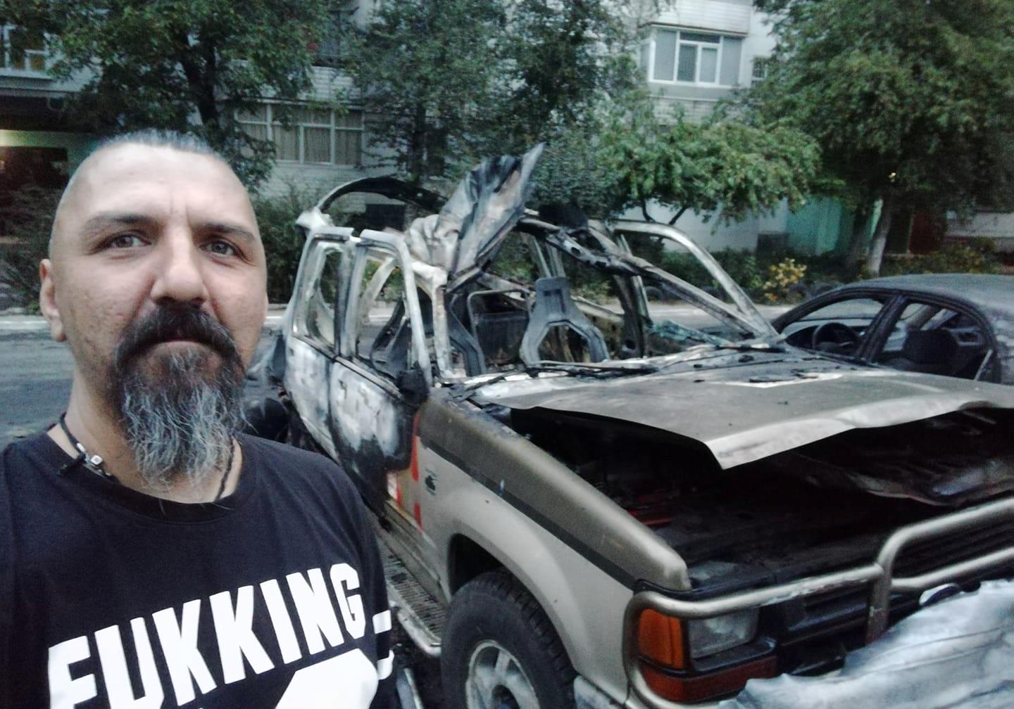 Новость - События - "Жалко самокатик": неизвестные сожгли автомобиль популярного блогера и волонтера