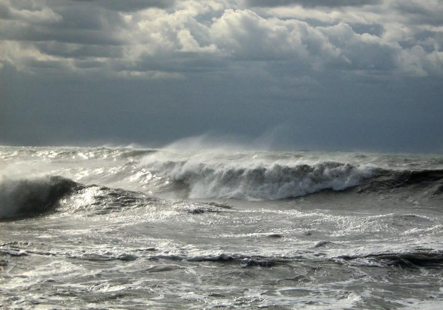 Новость - События - Пока лучше не купаться: на Азовском море разбушевался шторм