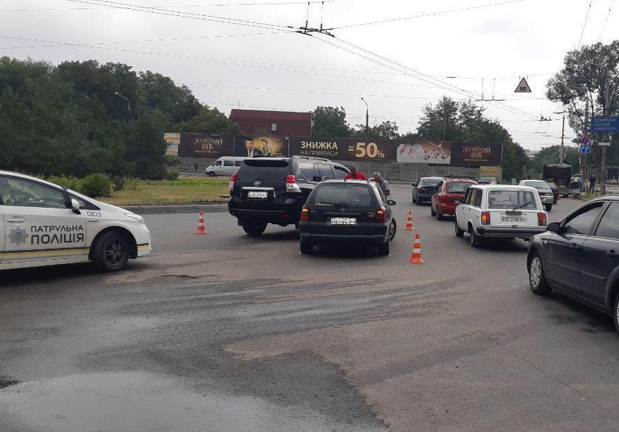 Новость - События - ДТП в Днепровском районе: на кольце столкнулись два автомобиля