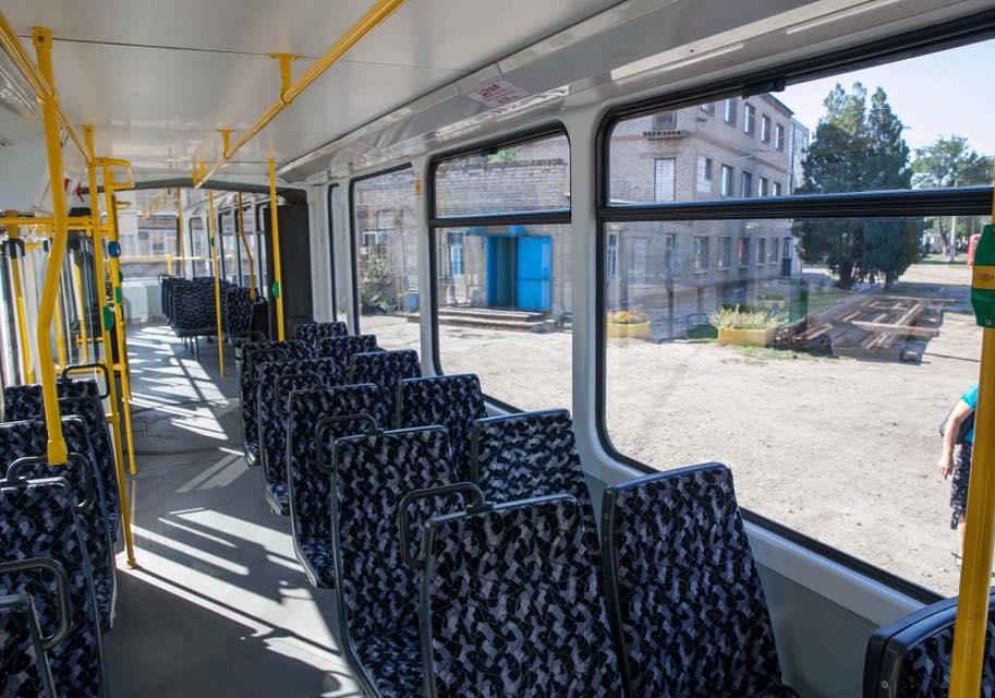 Новость - События - Запорожцам показали первый отремонтированный б/ушный трамвай, купленный в ЕС (ФОТО)
