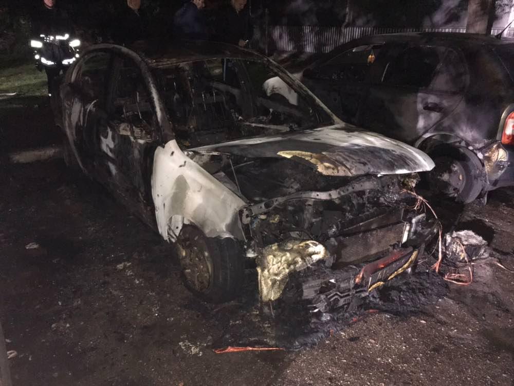 Новость - События - В Александровском районе ночью произошел пожар: огонь охватил четыре автомобиля (ФОТО)