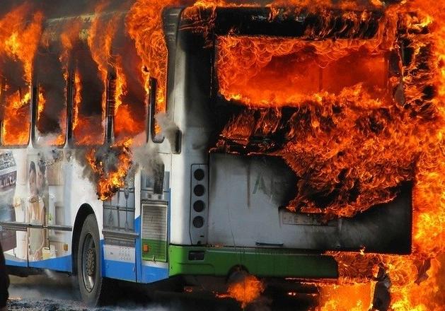 Новость - События - На трассе под Запорожьем загорелся рейсовый автобус (ВИДЕО)