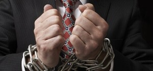 Под Одессой семья держала в рабстве 94 человека: людей избивали и заставляли работать в поле