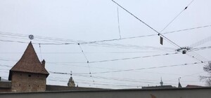 Купуй жетончик: на Митній розмалювали 