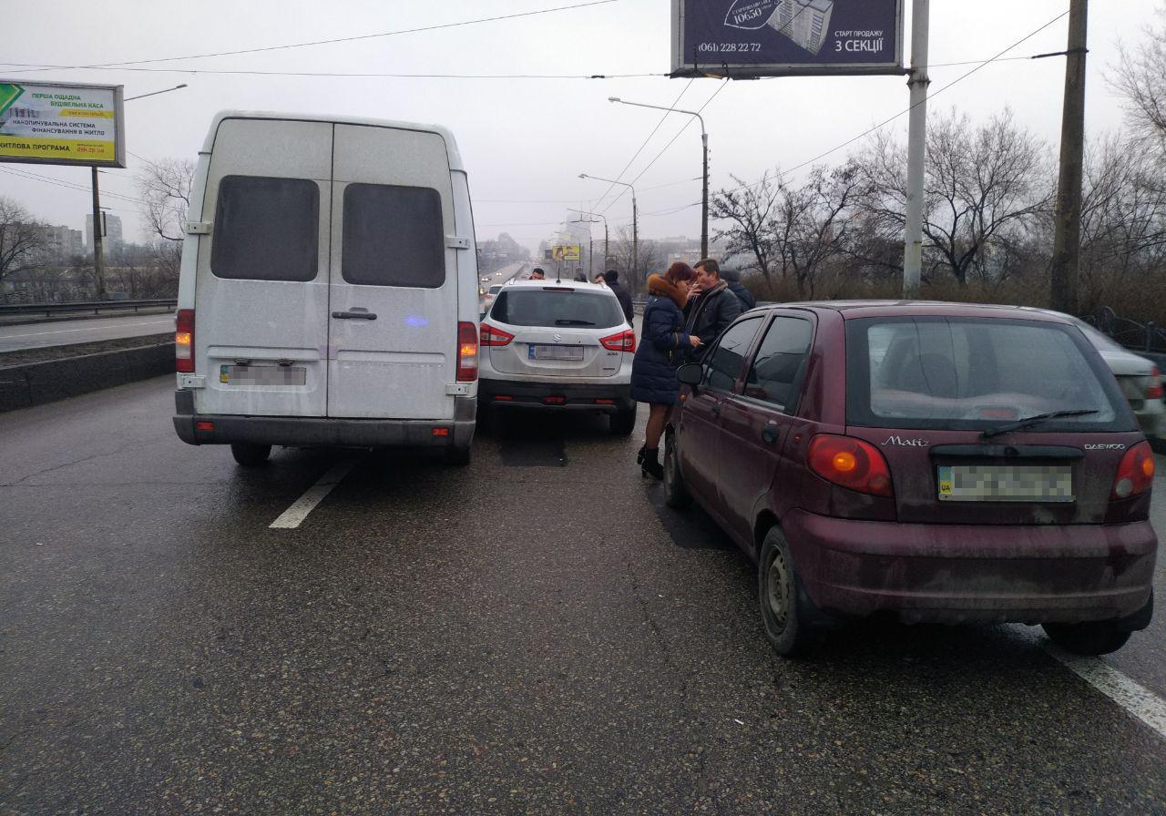 Новость - События - ДТП на проспекте Соборном: на дамбе столкнулись три автомобиля