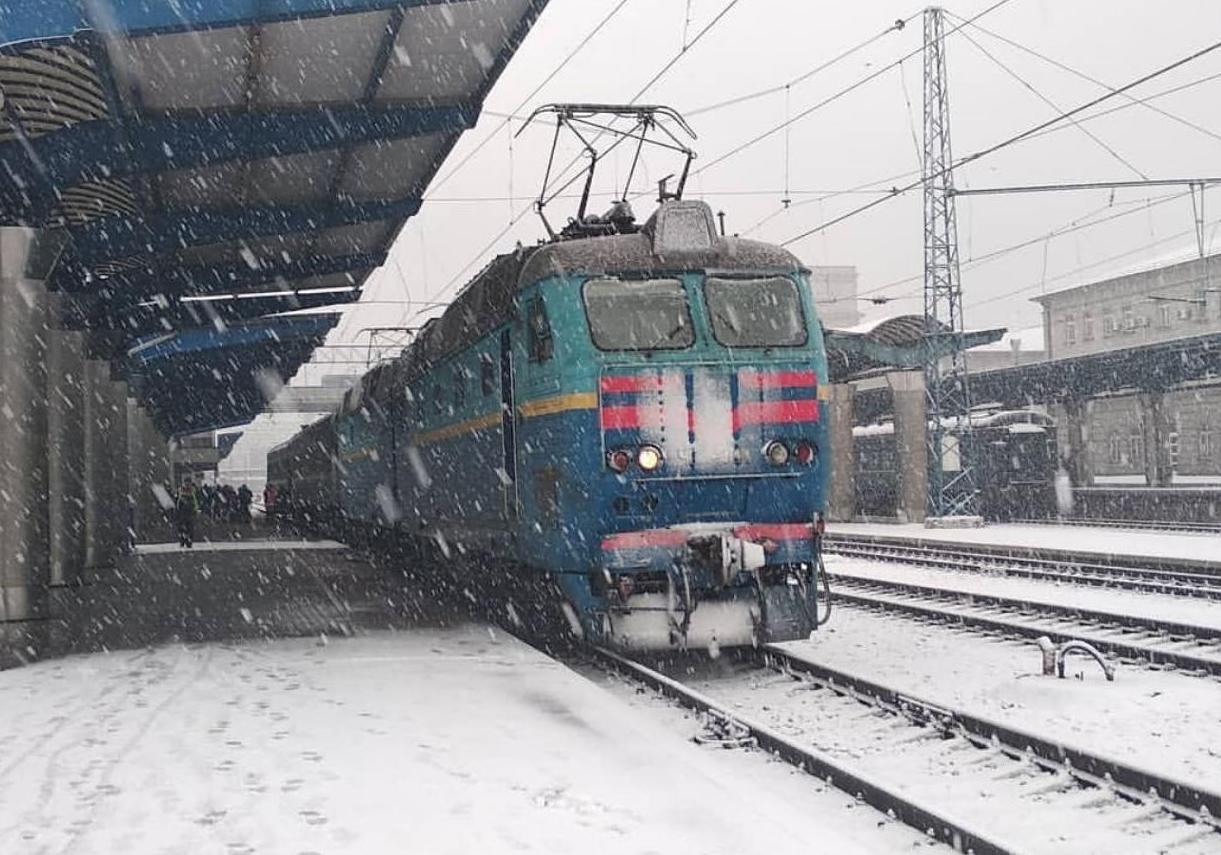 Новый поезд из Запорожья через Днепр в Ужгород. фото: @nahornyi_teplovoznik