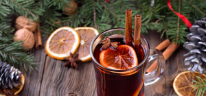 Не пропусти: смотри, как проходит фестиваль глинтвейна на Дерибасовской