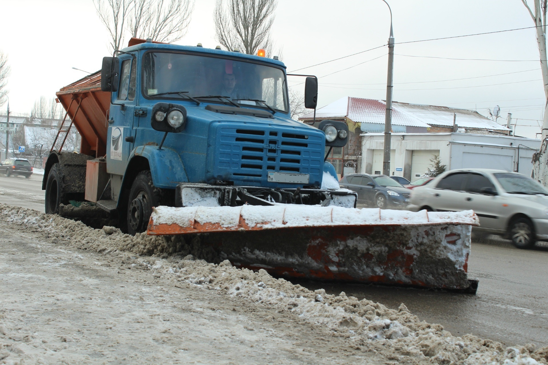 Уборка снега без снега. Фото: zp.gov.ua