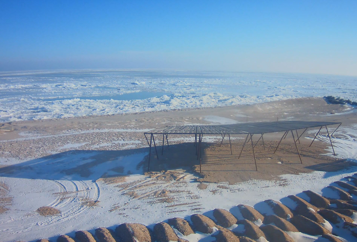 Азовское море замерзло. Фото: azov-sea.org