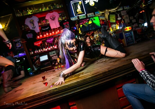 Афиша - Клубы - Bad Gerls: Танцы на барной стойке