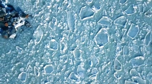 Видео Азовского моря с высоты птичьего полета. Скриншот