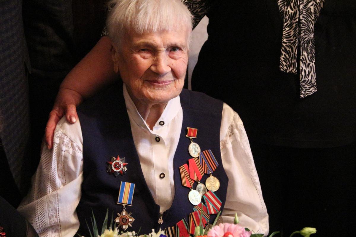 Запорожанка отметила 100-летний юбилей. Фото: zoda.gov.ua