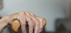 Бери пример: в городе появилась спортивная бабушка (видео)