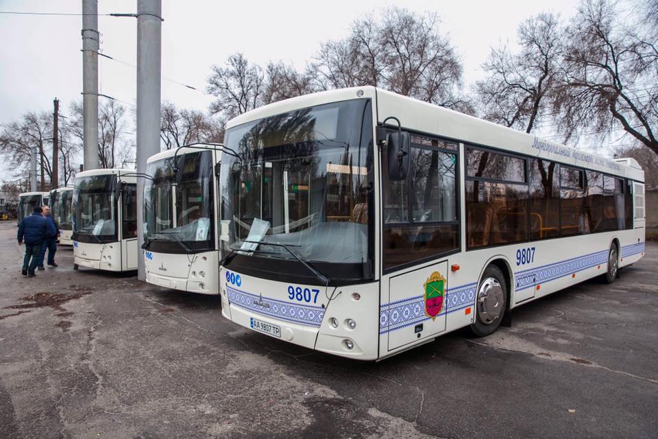 Новые автобусы в Запорожье. фото: Владимир Буряк.