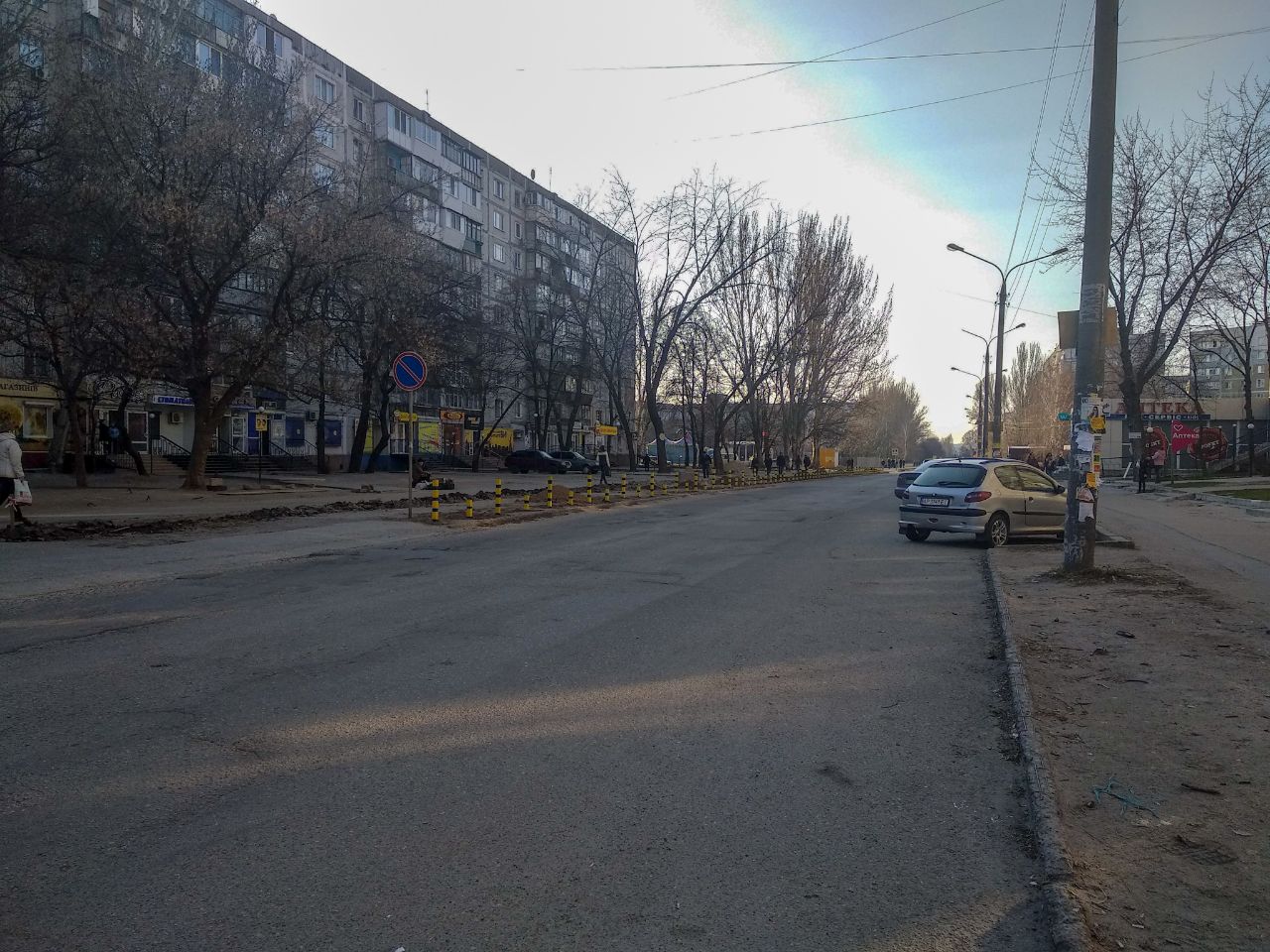 В Запорожье очистили улицу от уличных торговцев и автохамов. фото: Vgorode