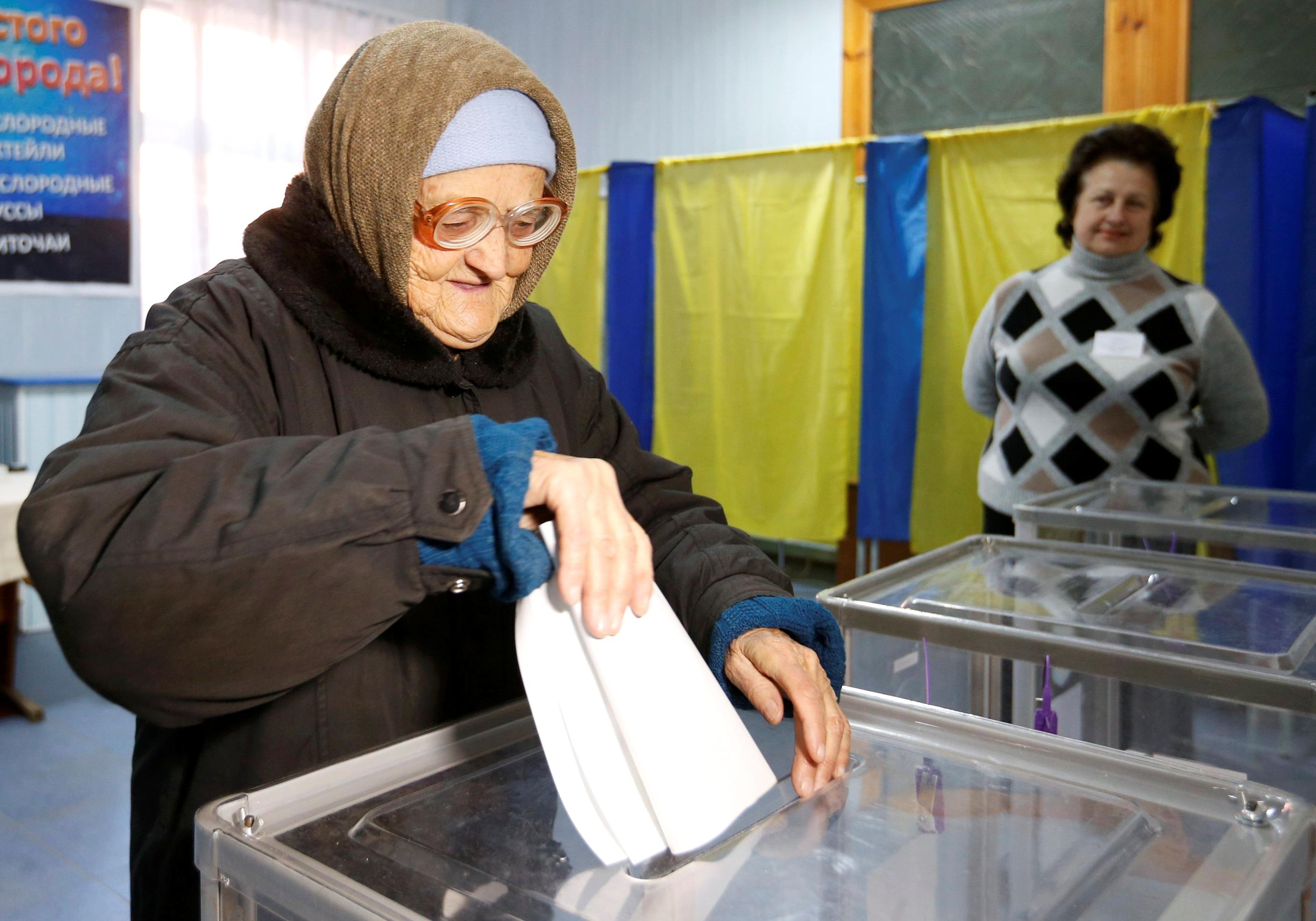 В Запорожье открылись избирательные участки