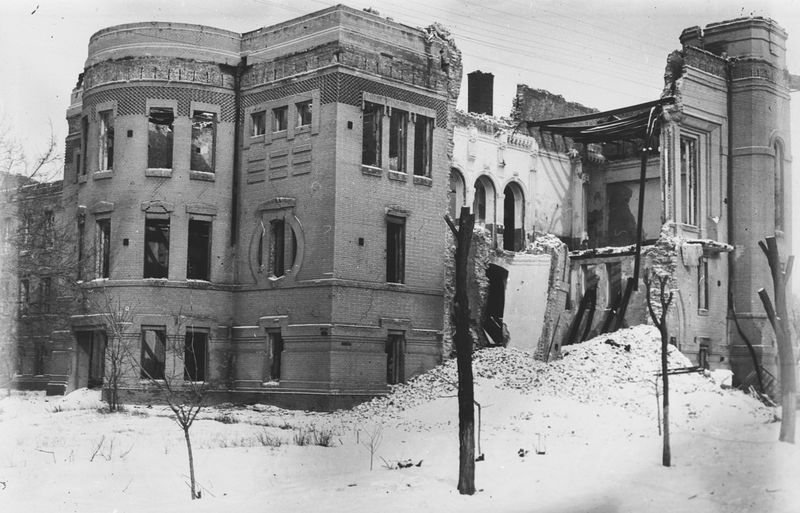Разрушенный Запорожский пединститут. 1944 год. Фото: iz.com.ua