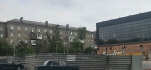 Вместо катка в центре начали строить развлекательный центр: узнай подробности