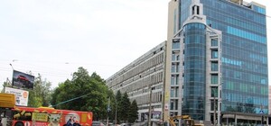 Давно пора: на проспекте Маяковского меняют трубопровод (фото)