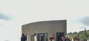 Надоел домик: в Одессе активисты устроили на пляже погром