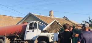 Запах специфический: в Бердянске в ДТП попал ассенизатор